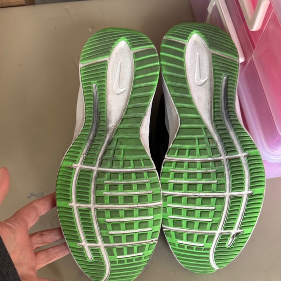 Men's Nike Run Shield Athletic Shoes 12 - Picture 2 of 5